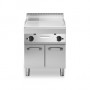 Fry top gas, piastra 2/3 liscia 1/3 rigata cromata, su vano con porte