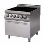 Piano di cottura in vetroceramica su forno elettrico quattro zone